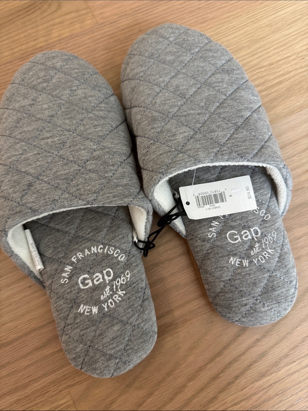 NWT - Gap Women’s Slippers - Light Grey - Size 5-6